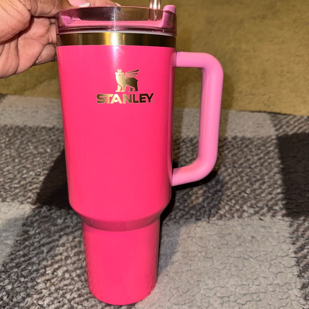 Stanley Pink Parade Quencher Tumbler 40 oz